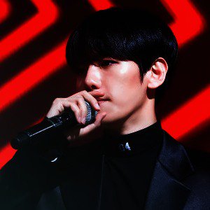 VENIVIDlVICI's tweet photo. @baekisser byun baekhyun exo twitter pack (icon+header) neon blue &amp;red https://t.co/B8TgJGGoZs