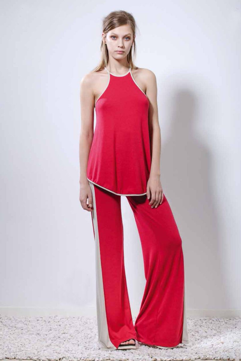 SParoness's tweet photo. Look cómodo y trendy para celebrar el #DiaInternacionalDelYoga y el #DiaDeLaMusica #paroness #FelizMartes https://t.co/Qna8Bmib84