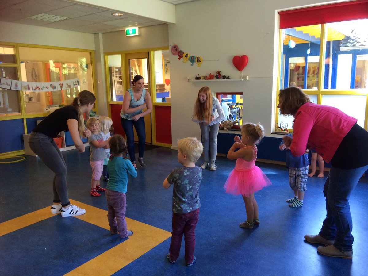 Peuterdans <a href="/Peize/">Rafael sencine</a>! Kinderen zijn heerlijk aan het dansen met Juf Ilse!