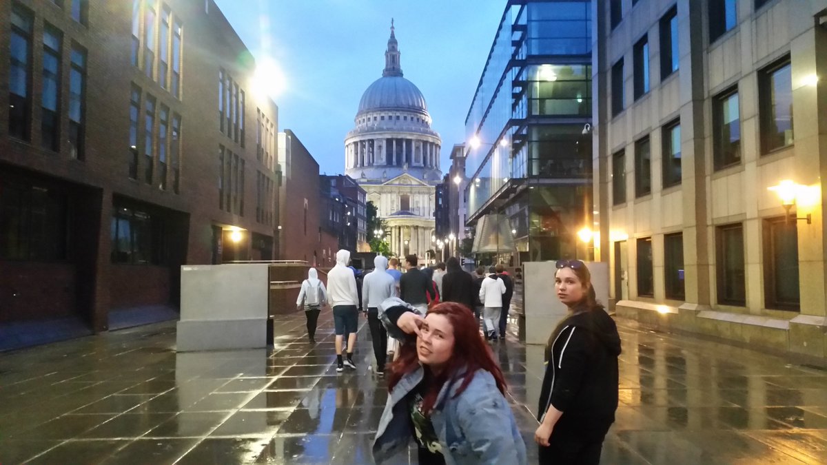 ClevedenSec42's tweet photo. Most of the pupils voted 'Les Mis' as their favourite play.Shopping in Oxford St. today as well as celeb spotting! https://t.co/yQD8ZmRqi5