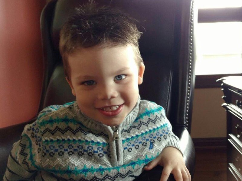 Dare_2_Believe_'s tweet image. I would like to ask everyone to plz pray for the Graves family today they will lay to rest their 2 yr old son Lane