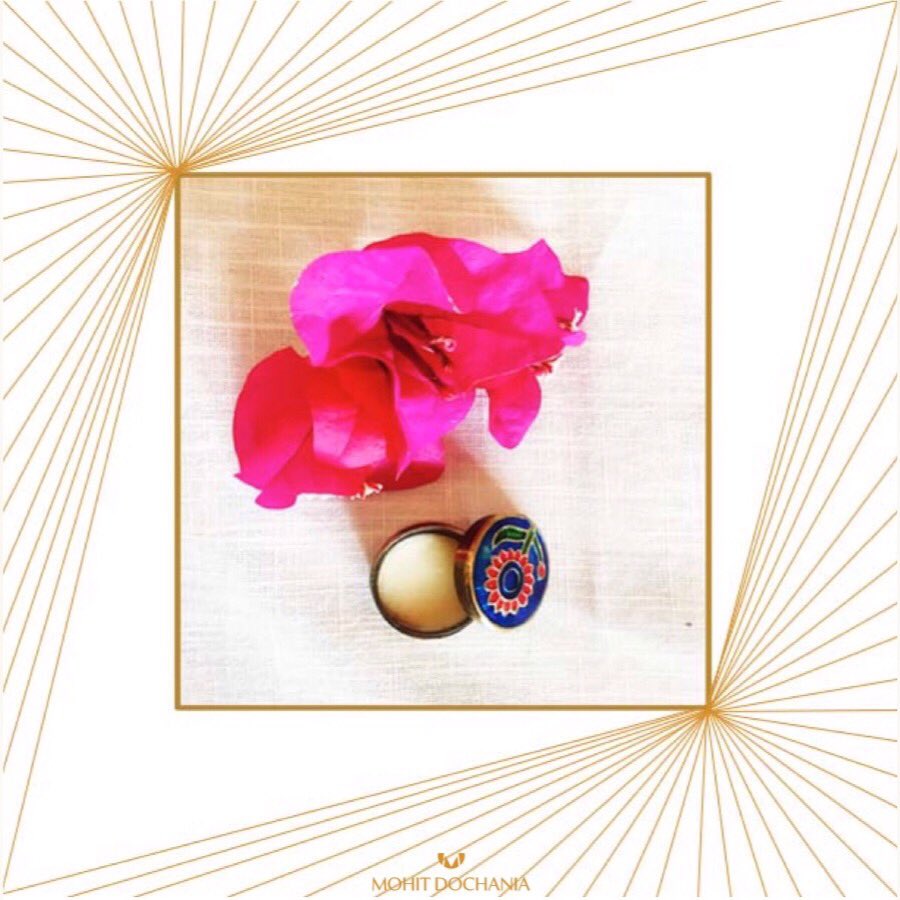 mohitdochania's tweet photo. Attar in the solid form ! 

#MDcouture
#MDhaveli
#fragrance
#exquisite
#attar
#evocative
#emboss
#oldworldcharm https://t.co/0qIy9gHXMm