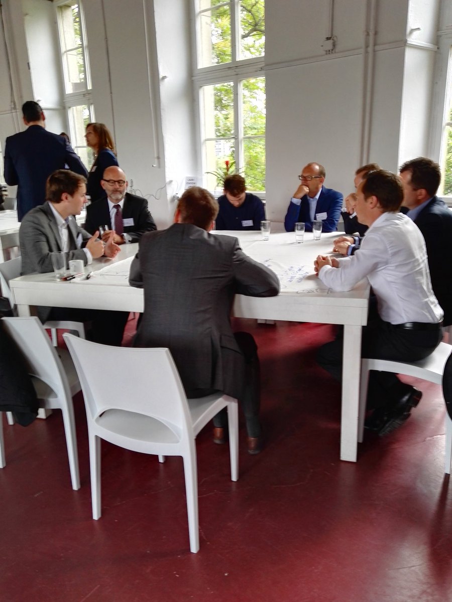 BANKINGCLUB's tweet photo. Gerade geht die erste Runde der Future Banking Garage zuende. Wir freuen uns schon auf Runde zwei. #ditra16 https://t.co/1WDq6G4mXt