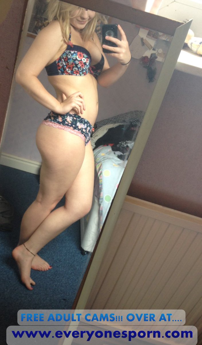 Brandi_wright1's tweet photo. Check out these LIVE girls for FREE!.. xx https://t.co/ZJ7kgOXziW