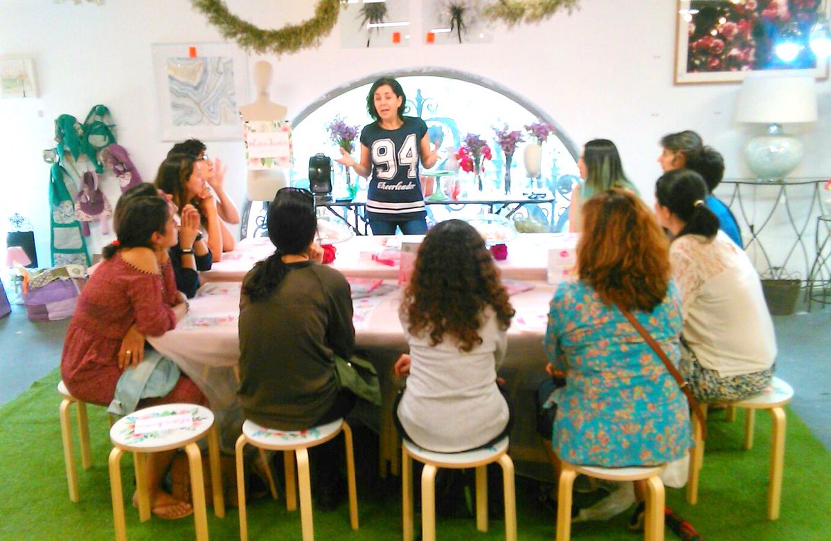 nubesartesanas's tweet photo. El prometido álbum de fotos del taller #ESTARJUNTAS de @nubesartesanas en el @abcserrano ¡Estuvo genial! - Parte 2/2 https://t.co/FNwGTkHw3Z