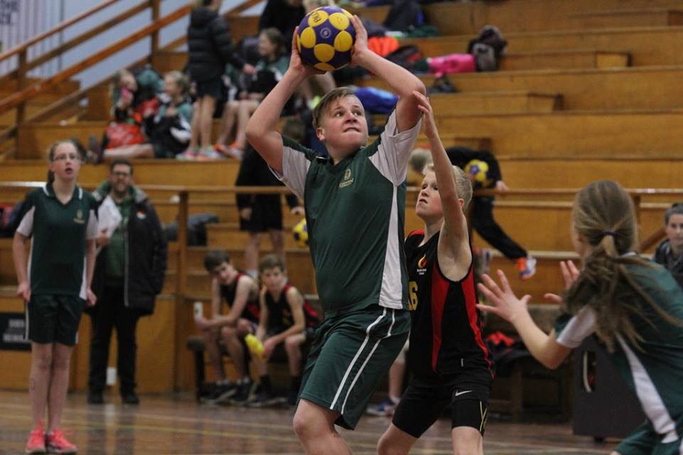 korfball's tweet photo. In Christchurch (New Zealand),130 kids joined a successful school #korfball tournament [Via https://t.co/2rg2V6qZ3h] https://t.co/sPDhzfT6Vf