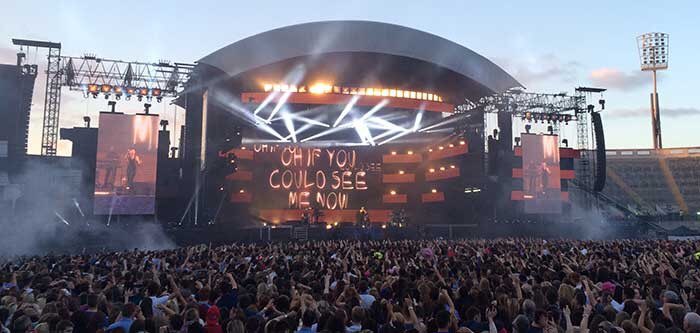 GabrielaBiste's tweet photo. #TheScriptCroke 1 year yesterday๐ We always have a good time!๐๐ถ Happy Anniversary! @thescript @TheScript_Danny https://t.co/LzYaOQQ2SK