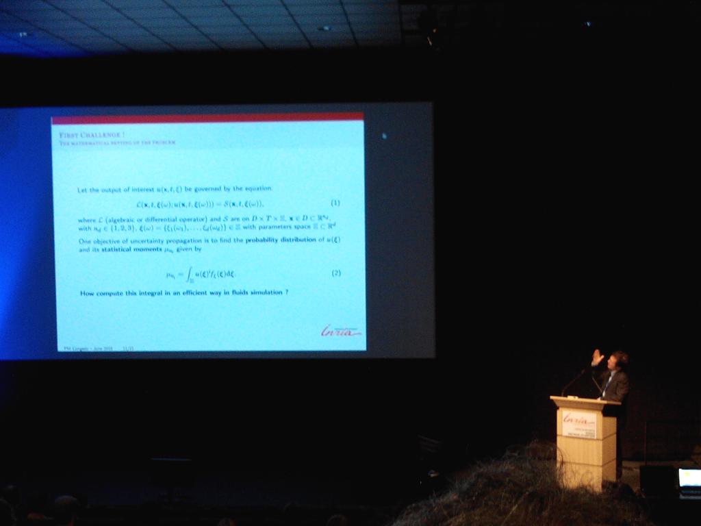 AnkeBrock's tweet photo. #JSInria2016 Pietro Congedo de Cardamom @Inria_Bordeaux "Prédiction sous incertitudes d'écoulements hypersoniques" https://t.co/DHwbA9scjr