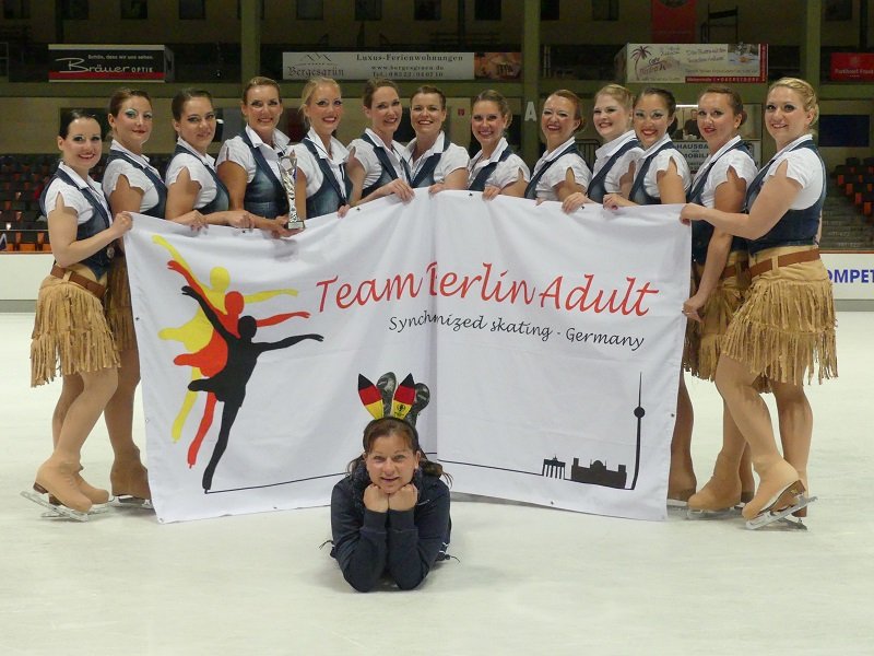 Silver-Ladies🏆 😁 #ISU #Oberstdorf #2016 #BerlinerTSC #adultskating #synchronized #skating