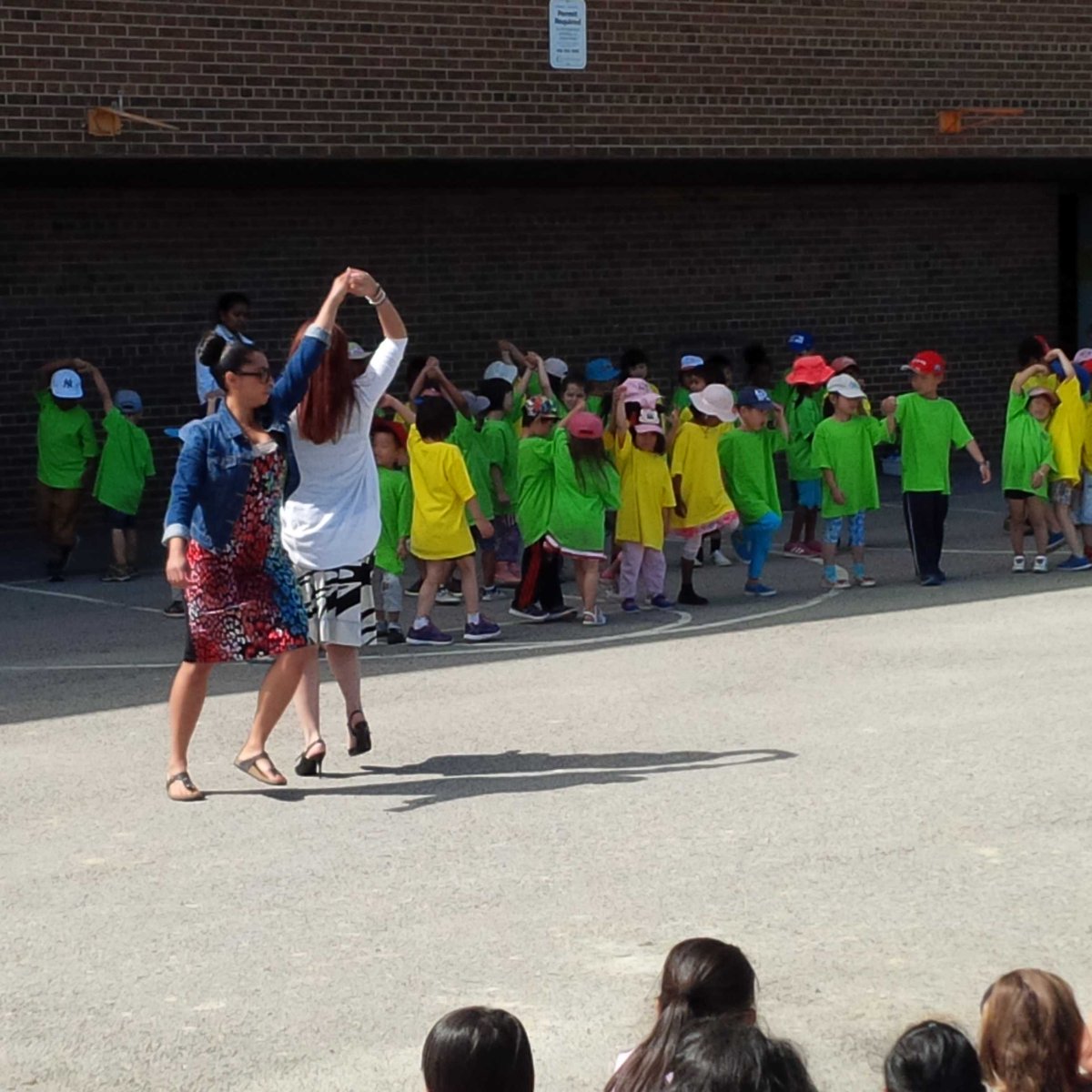 FitforLife_TDSB's tweet photo. First ever @tdsb Kinderfest is underway. Hooray for #Timberbank #Fraser Mustard &amp; #Three Valleys' youngest dancers. https://t.co/myLHC0drYF