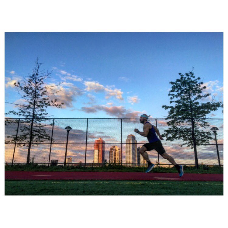 _Rob_Sulaver's tweet photo. Many great things start with powerful hip extension. #BeachFit #Phase4 #BreathingA #FindingFast https://t.co/fm5FwrHRXl