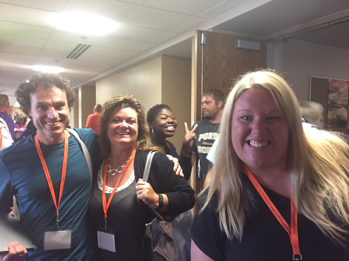drryanjglaze's tweet photo. Happy Smiling ACSC folks! #acsinnovates #INeLearn #acsinnov #elead2016 https://t.co/gTRTXKcH2u
