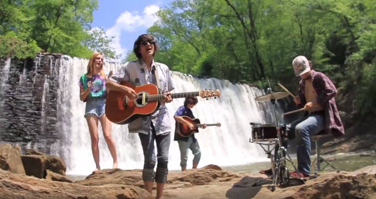 cl_atlantamusic's tweet photo. Cool off with @KingGuruMusic in "Wayside": https://t.co/IZp8BofZHd #ATLmusic https://t.co/jQYD62DE7j