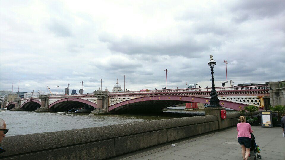 28481k's tweet image. #AlanTracker (@ Blackfriars Bridge in London, Greater London w/ @aaa839) swarmapp.com/c/klPqpMVW8QS