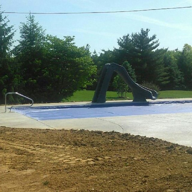 Mudslingerspool's tweet image. Check out this vinyl liner pool with typhoon slide #autocover #poolliner #vinylliner #workflow #indy #pool #dirtwork