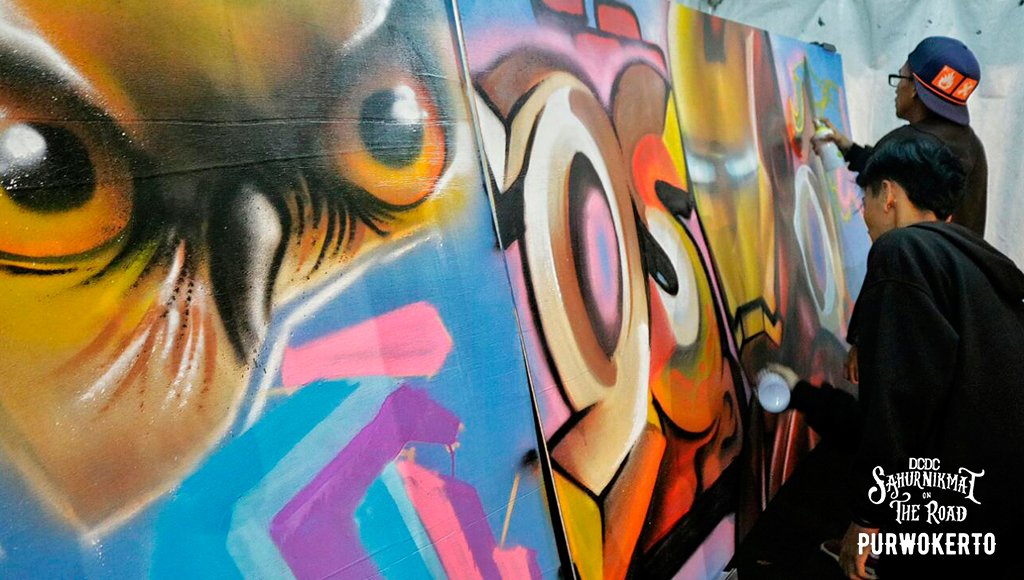 DCDCofficial's tweet photo. Wow.. Grafittinya udah hampir jadi.. Keren ya coklatfriends..? #DCDC #SNOTR #DjanganBerisik https://t.co/vFqA6uyeKP