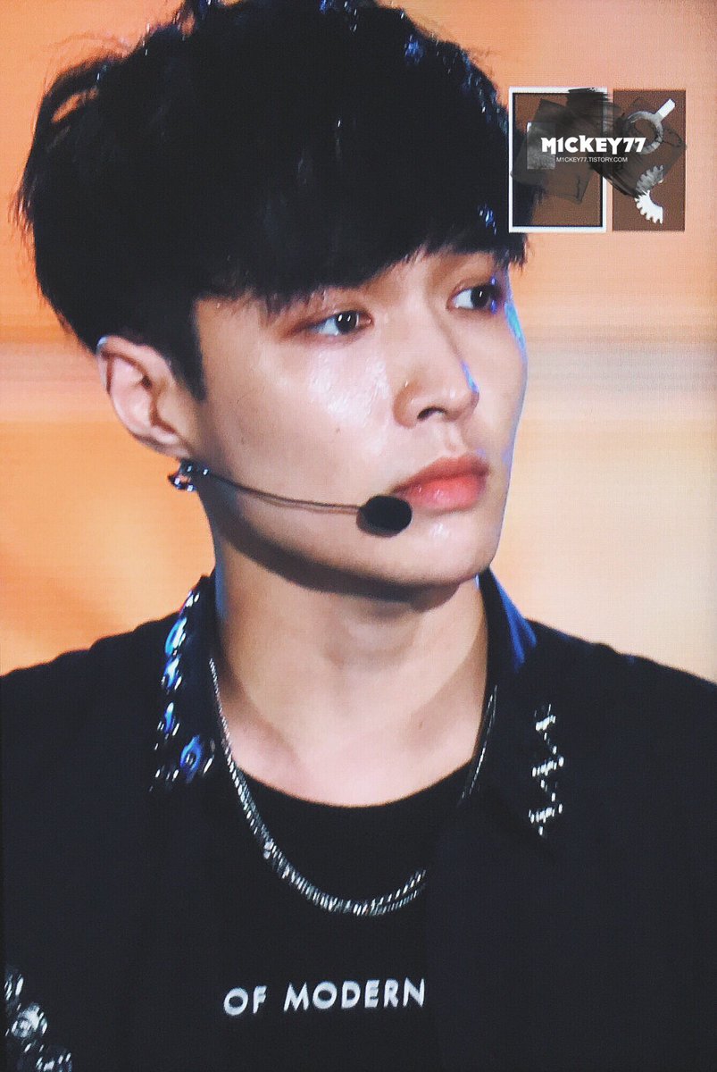 160621 #lay #레이 #장이씽 👀👀👀