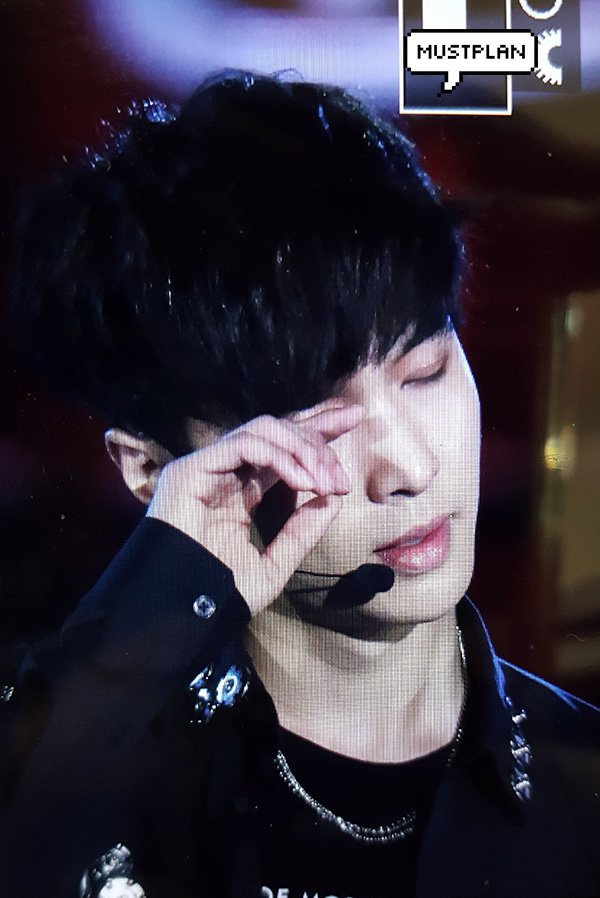 mustplan_lay's tweet photo. 160621 열린음악회 레이 https://t.co/QWojZkNBMD