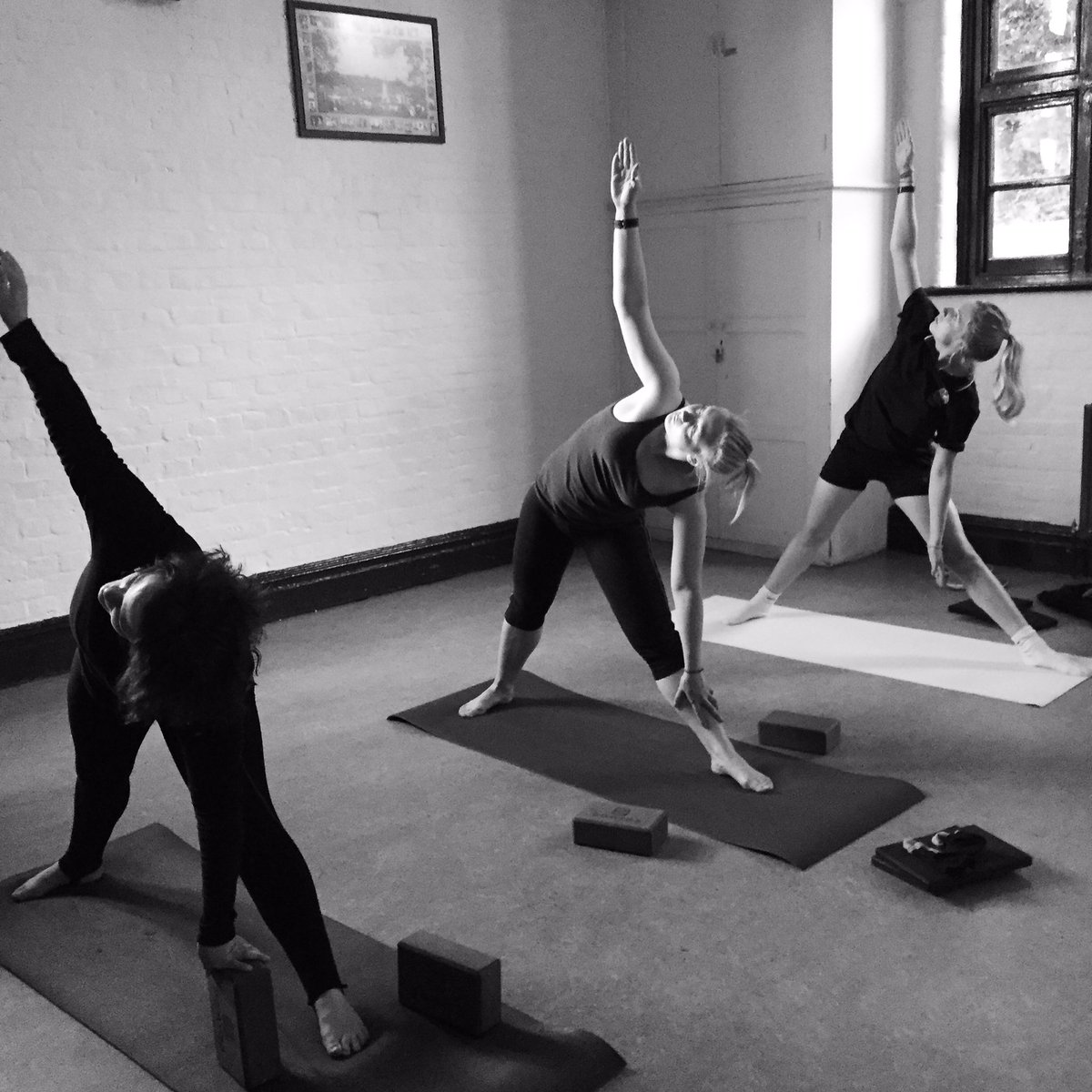 H_PilatesYoga's tweet photo. Happy #YogaDay This is my Monday class practising the Triangle #HealthyLife #yogaworks #yogainspiration #flexibility https://t.co/qj0eX3U5rC
