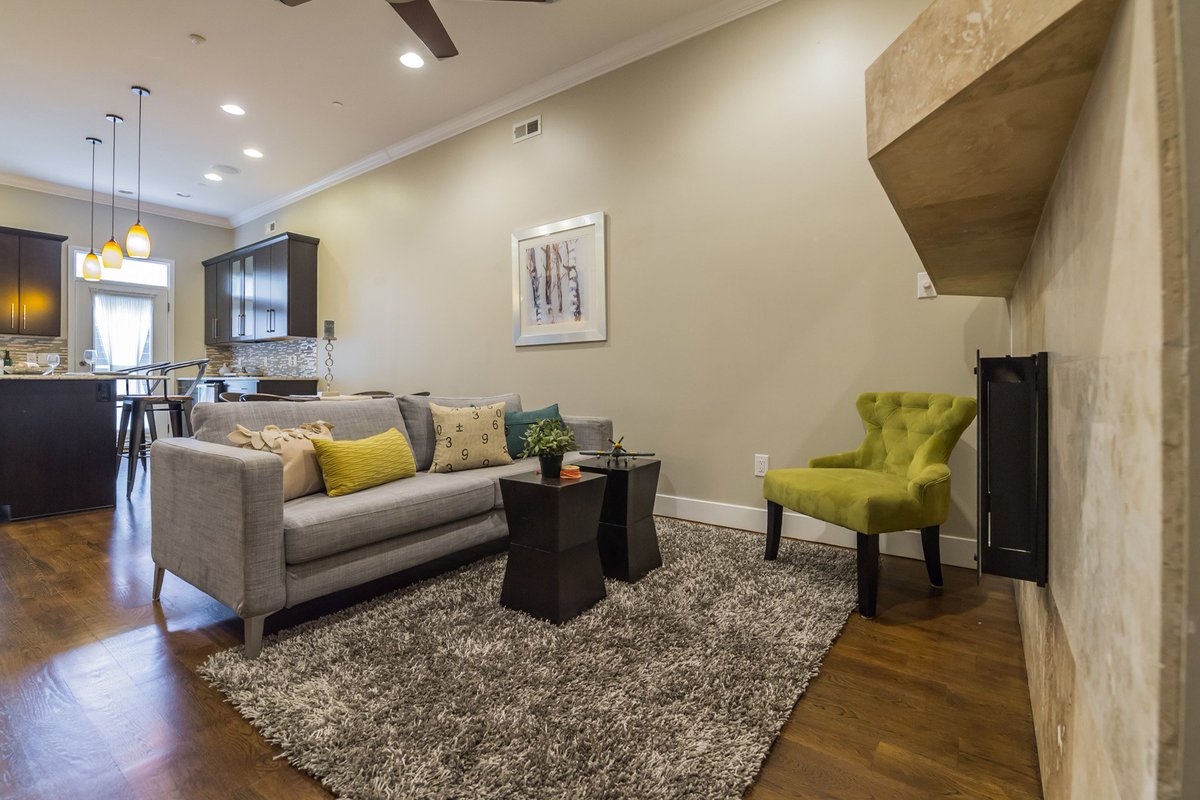 rewithheart's tweet photo. Enjoy an unparalleled lifestyle in this #GradHospital home! 4 beds, 2/2 baths, 2-car garage! https://t.co/iqYcOP6VXd https://t.co/gULODt1VTk