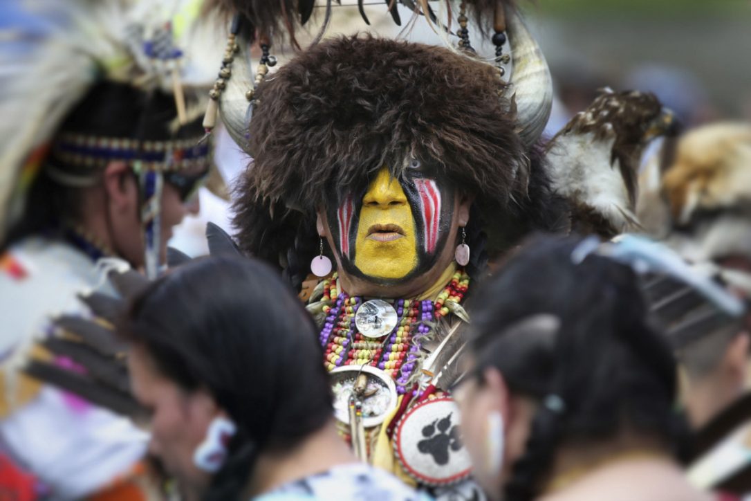TorontoStar's tweet photo. #NationalAboriginalDay should be a stat holiday. https://t.co/IttirIUyOt https://t.co/200kKU9Zxz
