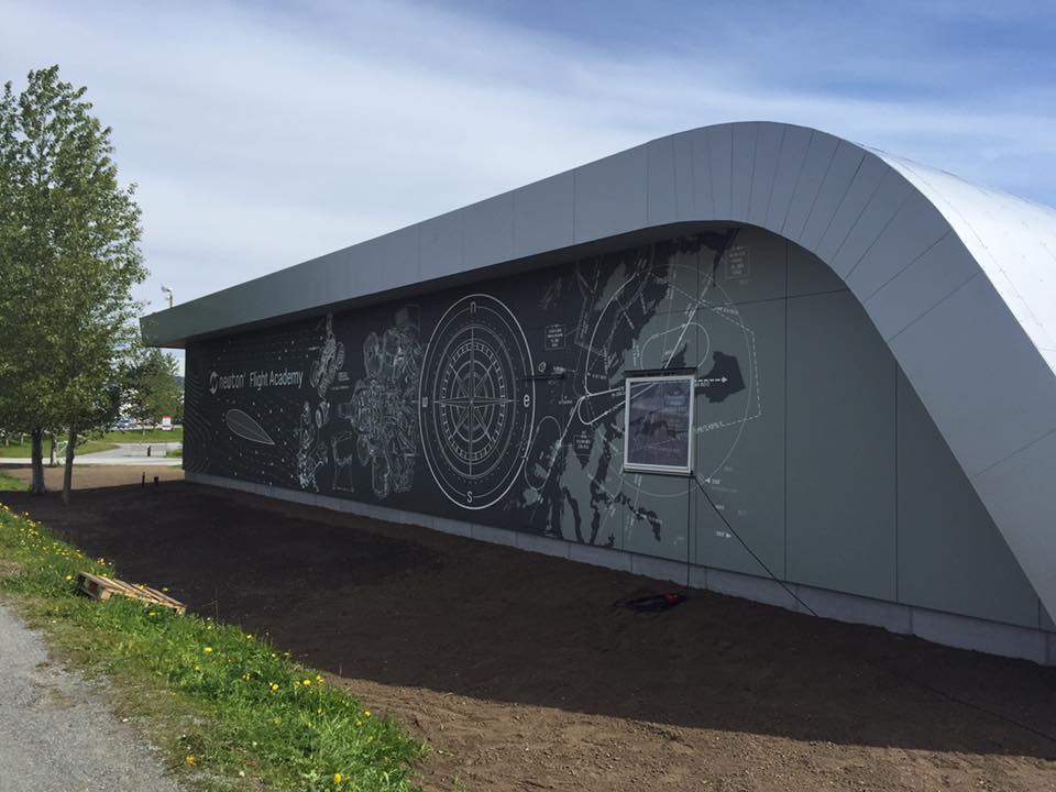 ImagingofThings's tweet photo. The newly opened Newton Flight Academy in #Bodø, Norway takes flight wrapped in #VUTEk prints by #SteniVision! https://t.co/3uNMu8MJiN