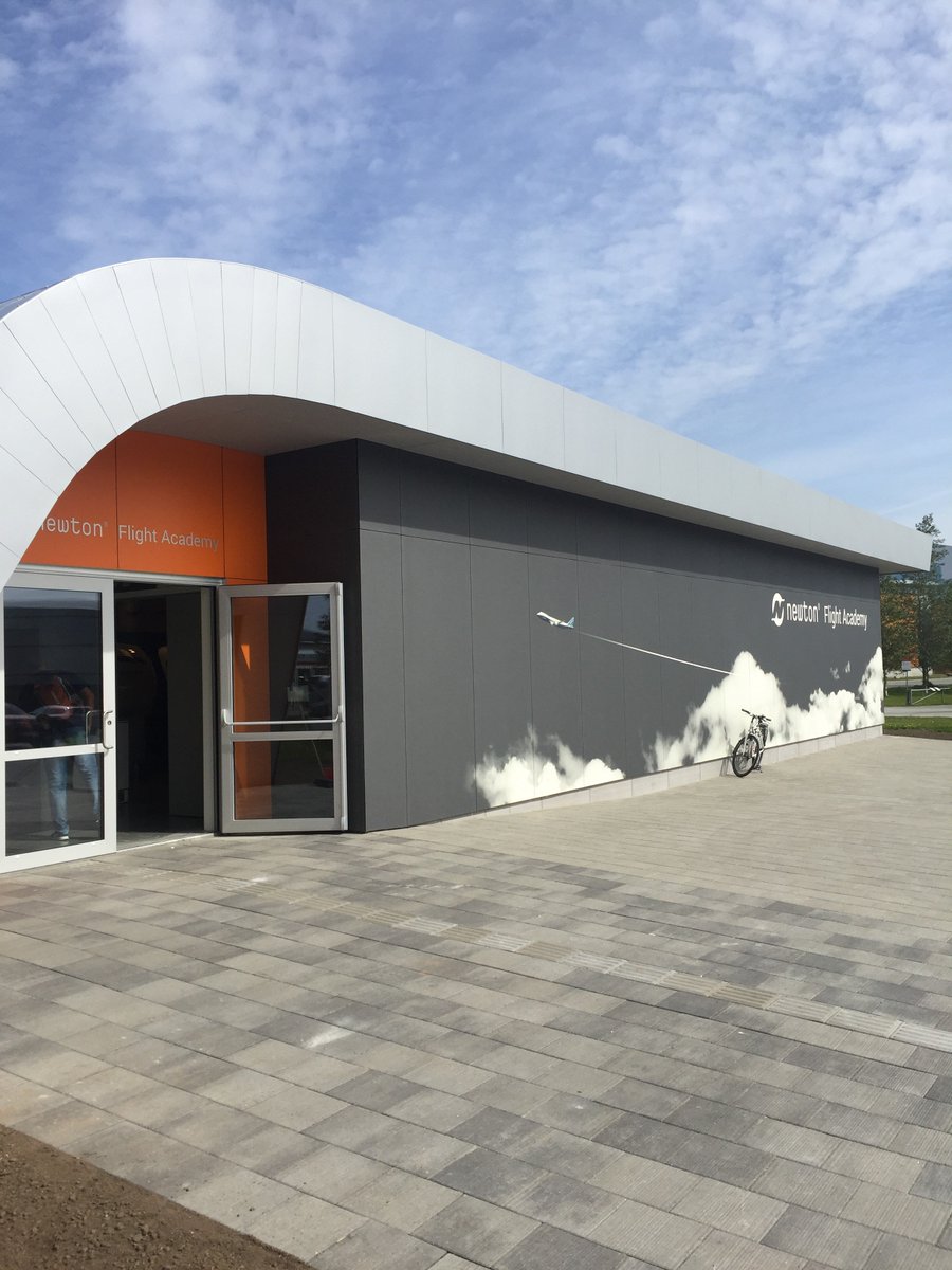 ImagingofThings's tweet photo. The newly opened Newton Flight Academy in #Bodø, Norway takes flight wrapped in #VUTEk prints by #SteniVision! https://t.co/3uNMu8MJiN