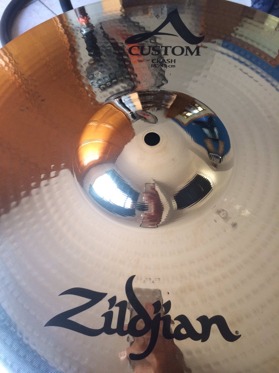Mark_Spoiled's tweet photo. My new baby c: #Zildjian #Cymbal #Drums https://t.co/ibVGGFYEdn