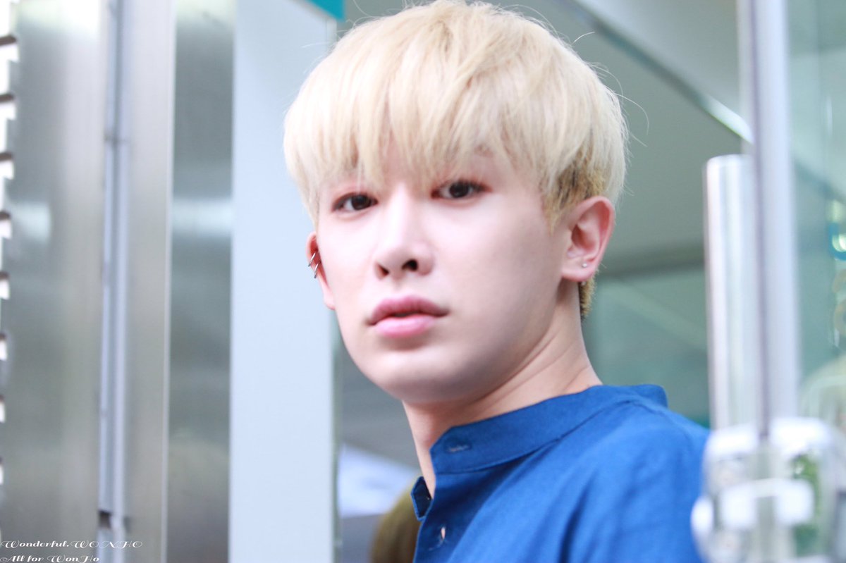 Wonderful_WONHO's tweet photo. 20160621 GS25❤️#몬스타엑스 #원호 #MONSTA_X #WONHO https://t.co/oxGLHxPDak