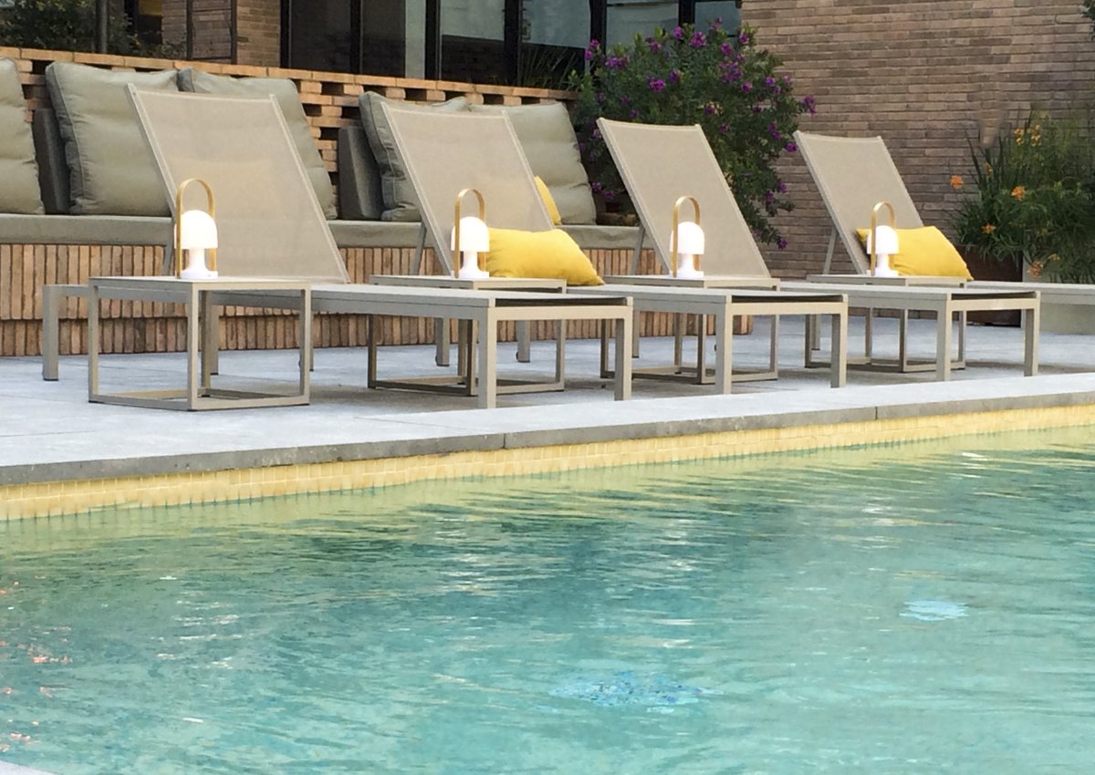 alexandrahotel's tweet photo. Hello #Summer! Reserva ahora en @AlexandraHotel y disfruta de nuestra #oferta de #verano https://t.co/VWZKbFJNlF https://t.co/pKsg8KjYmN