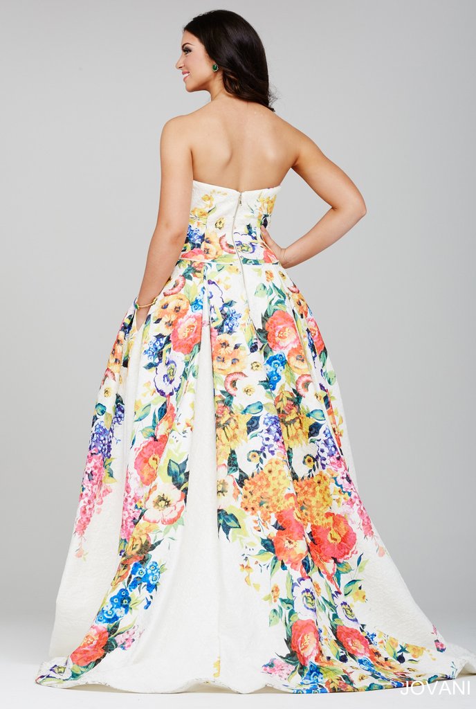 ElShoppingClub's tweet photo. Dazzle With This @JovaniFashions Stunning #Floral #Gowns from our Extensive Collection. https://t.co/ZynEWEflFk
