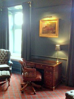 TheFarmersClub's tweet photo. The Shaw Room writing desk...
#ProjectCREST https://t.co/o1XdgtFGxK