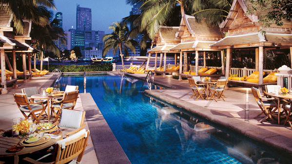 HotelCompareCOM's tweet photo. The gorgeous Peninsula Bangkok... https://t.co/OkhCvqsgVB https://t.co/2Mx5P9xOEi