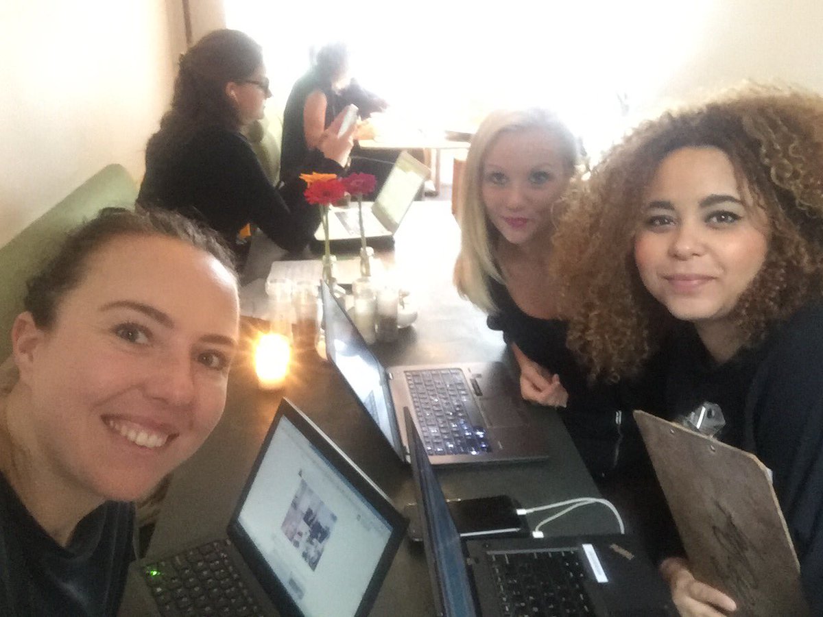 PurpleHeart020's tweet photo. Flexuh met de ladies @ Bar Spek #flexaday #TeamMindshare https://t.co/QKDRZXRE1O