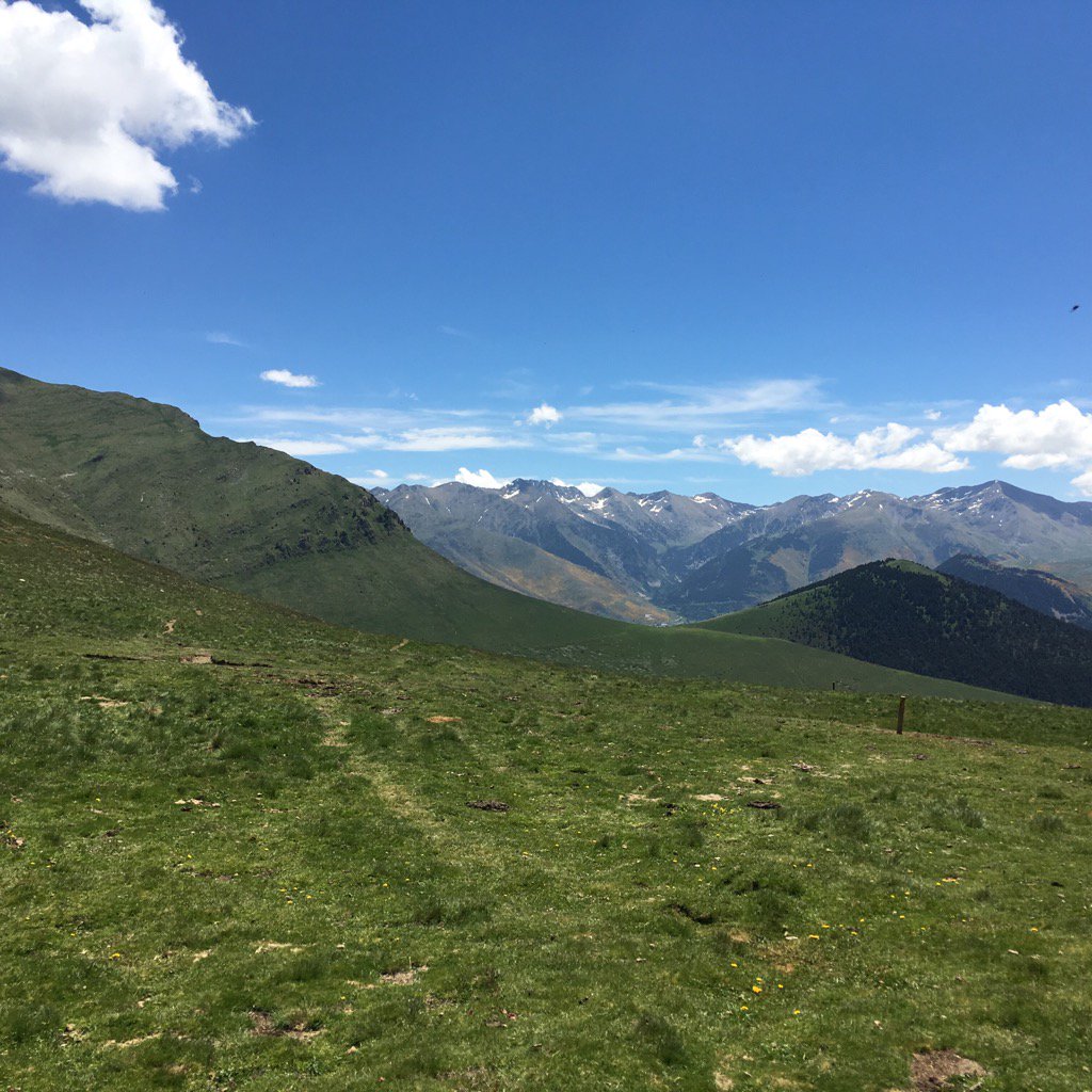 MasaiRunning's tweet photo. East east - the thrill of crossing over the mountain &amp; seeing what's next! #werun2gether @sarvatweet https://t.co/zwvwK1WIYO