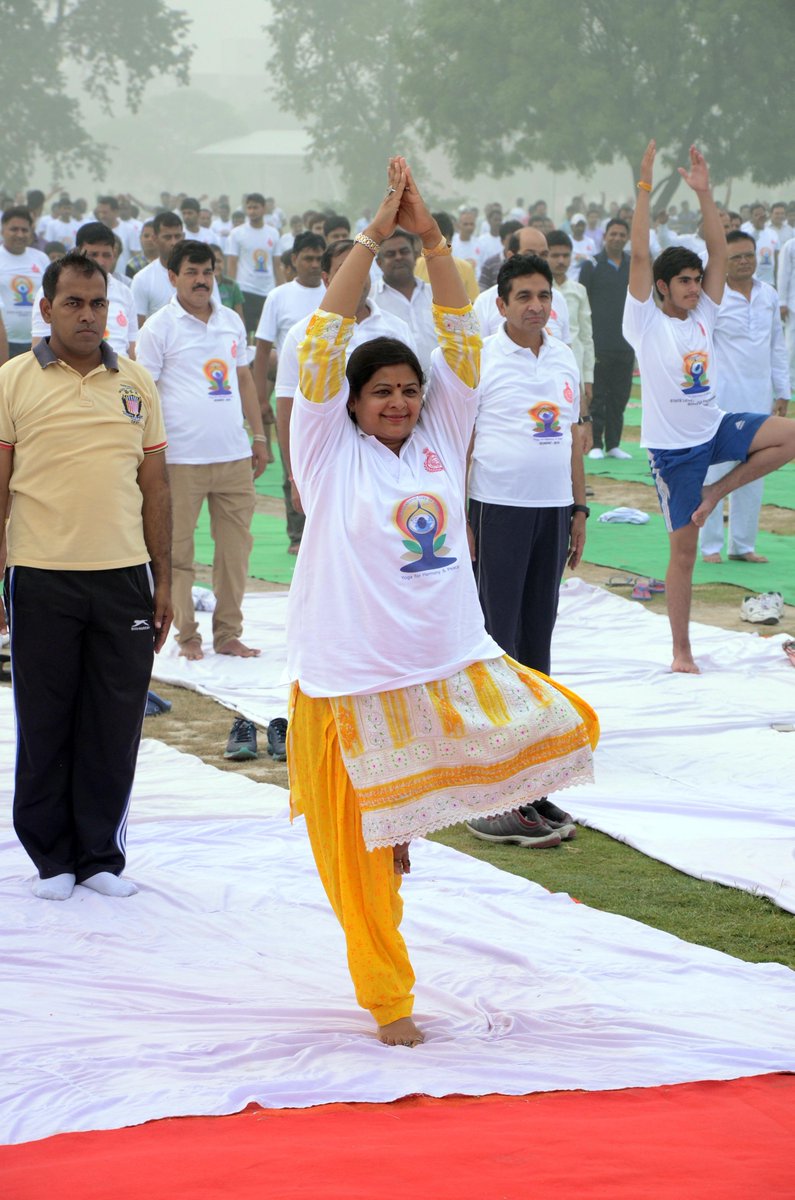 Kavitajainbjp's tweet photo. #YogaDay #InternationalYogaDay @PMOIndia @mlkhattar @RajivJainBJP @BJP4India @YuvaiTV @bjpsamvad https://t.co/Tm9dNRfhS6