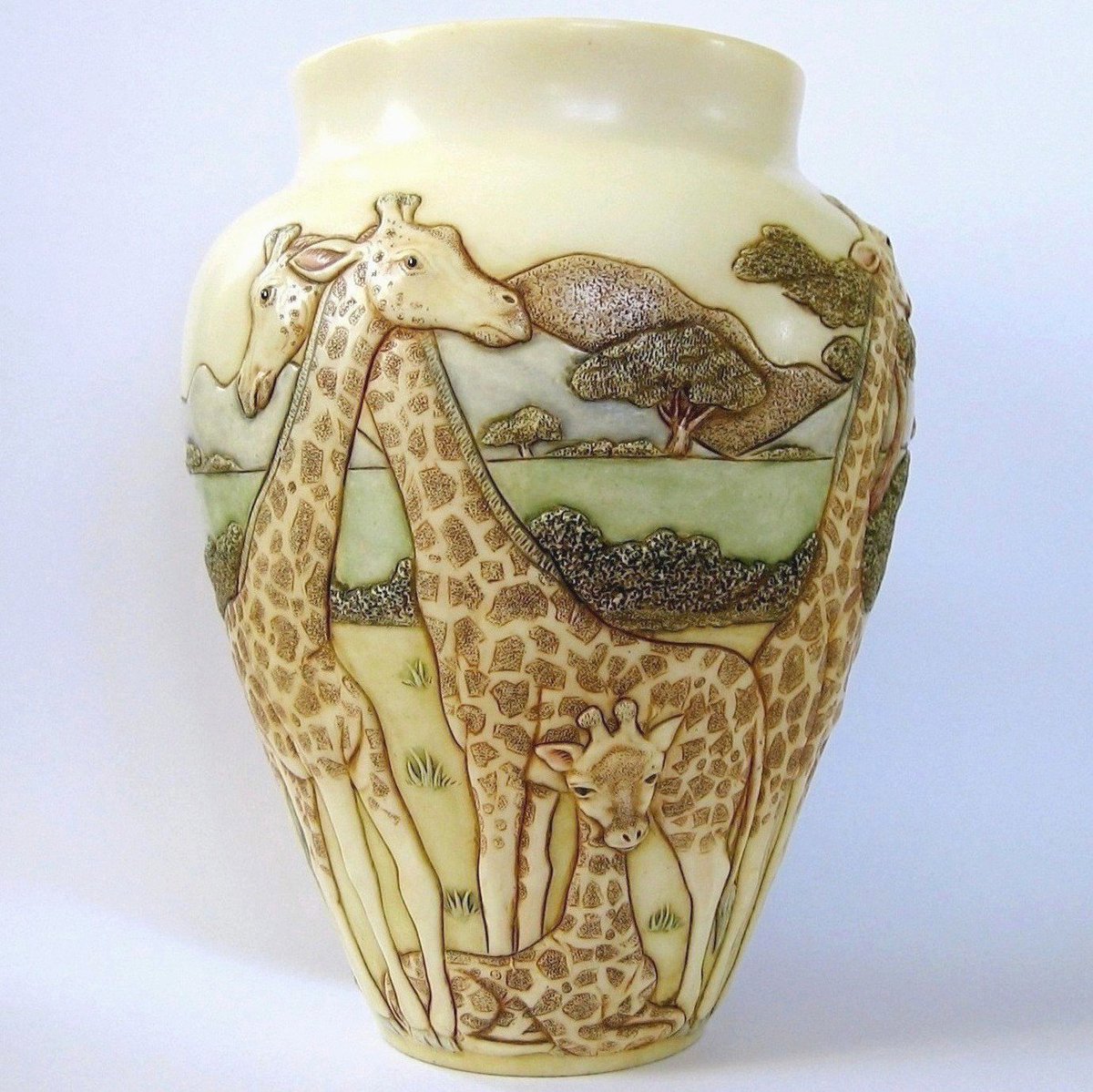myharmonyworld's tweet photo. #Giraffe #Vase #WorldGiraffeDay #Giraffes #interiordesign #interiors #collectibles  https://t.co/rwZeYl1icj https://t.co/165ZBGa5ff