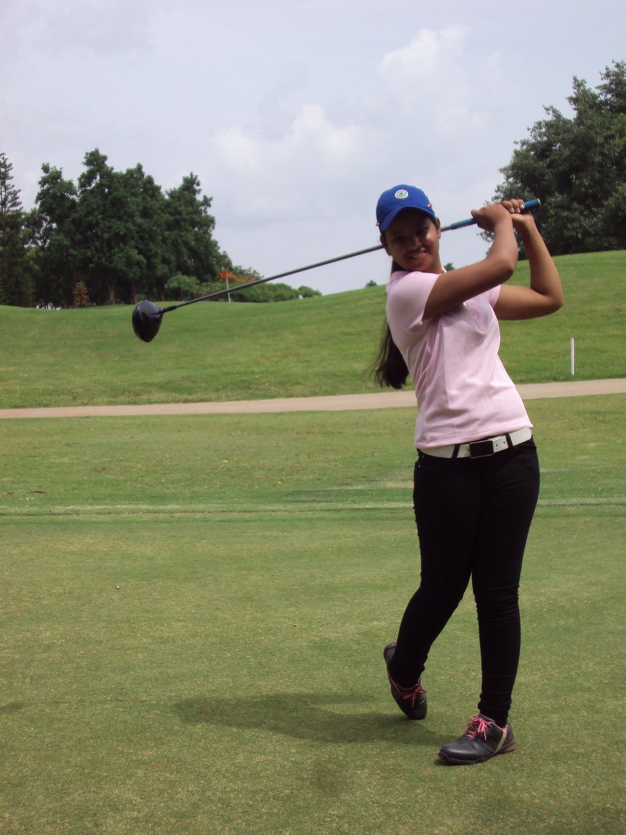 wgaofindia's tweet photo. @vanikapoorgolf eyes a hat tick of titles at @clovergreens. #HWPGT16 #Leg9 #WomensGolf #Golf https://t.co/uD6lmtU9Rv https://t.co/cFaWceYXdR