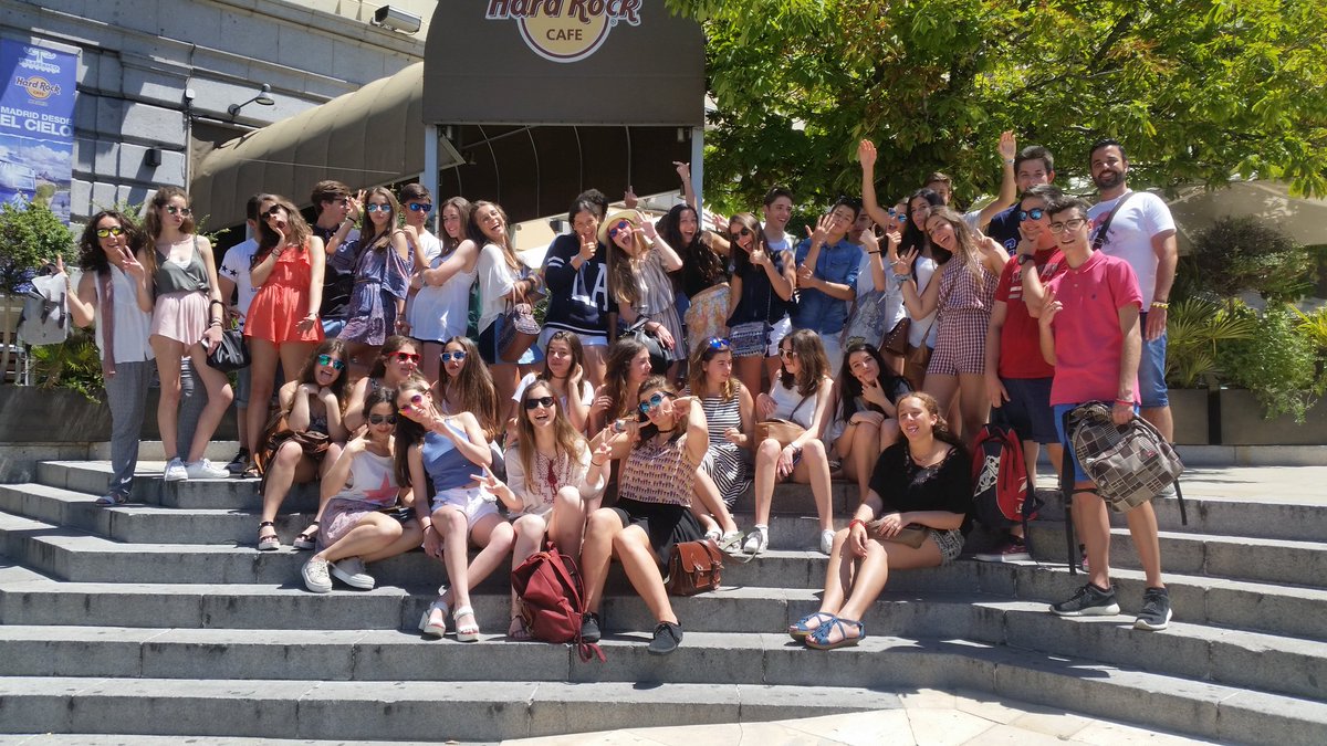 asunciongijon's tweet photo. Viaje 4° ESO : visita comentada en el Thyssen y comida en el Hard Rock https://t.co/PnAzcBTUbj