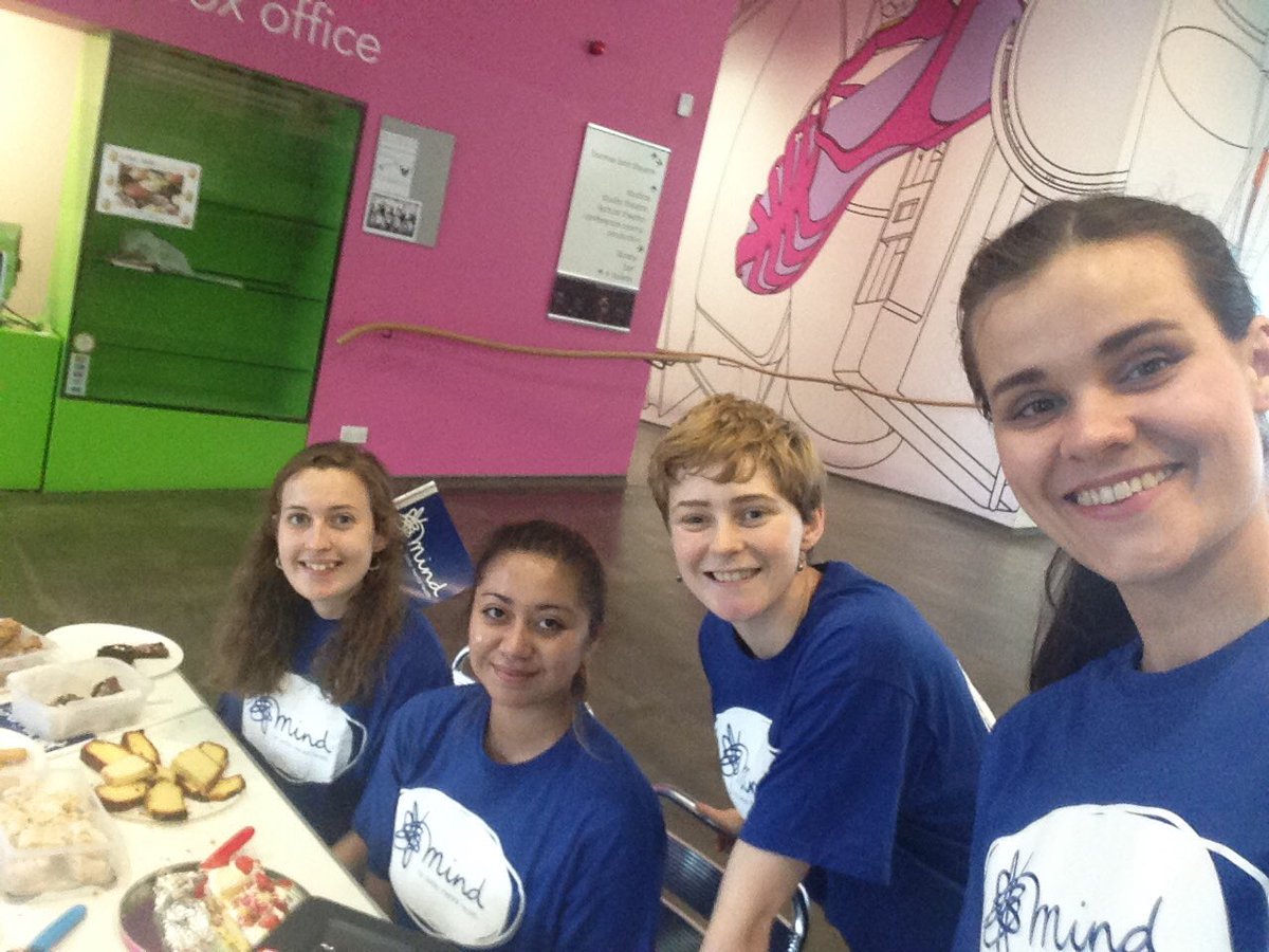 TrinityLabanCU's tweet image. Cakes selling fast on the Laban ramp! #tlsuragweek #minduk #tlsu