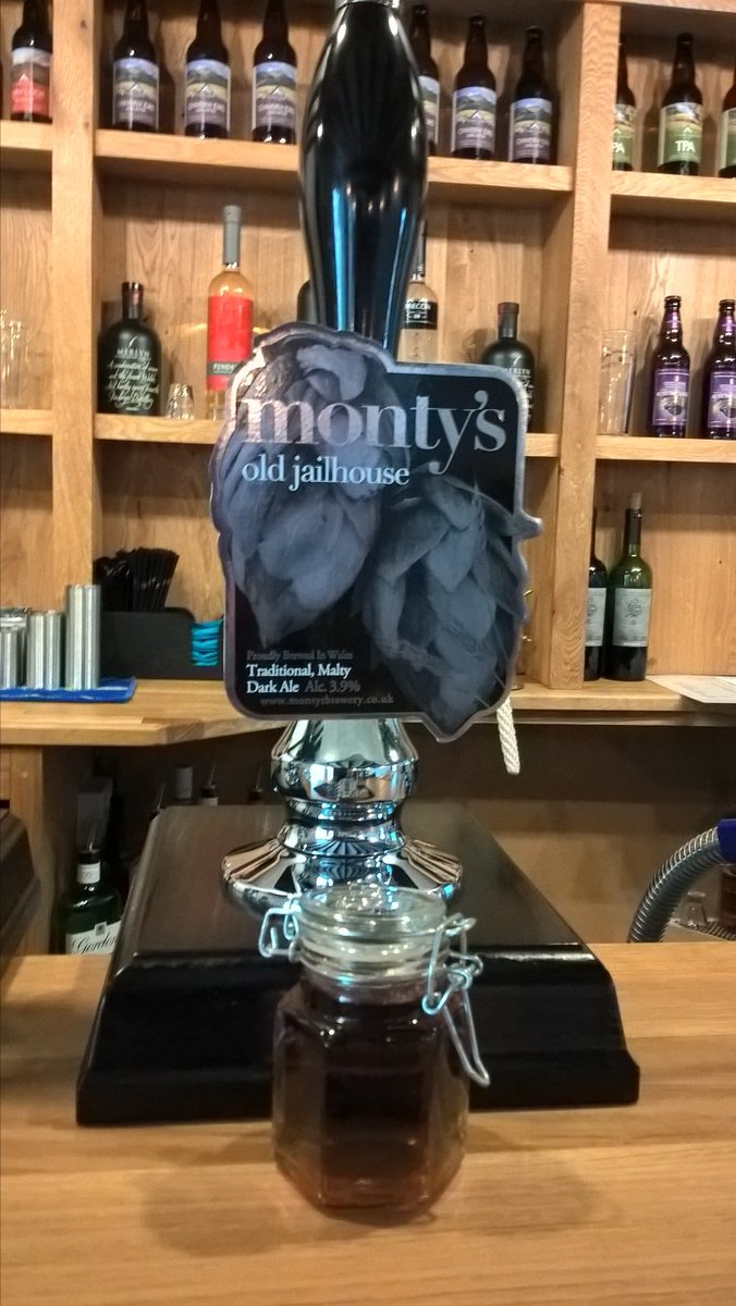 yrunicorndol's tweet photo. New guest beer Old Jailhouse on now - dark and malty @montysbrewery https://t.co/xhAWj8sbYA