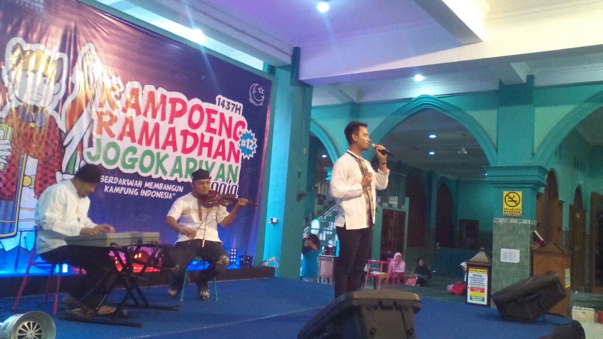 Penampilan Al Ghifari &amp; host teh Kendy dlm acara KOLAG <a href="/jogokariyan/">Masjid Jogokariyan Yogyakarta</a> sore ini (21/06) #nasyidjogja <a href="/Nanda_AlGhifari/">Dwi Okta Renanda</a>