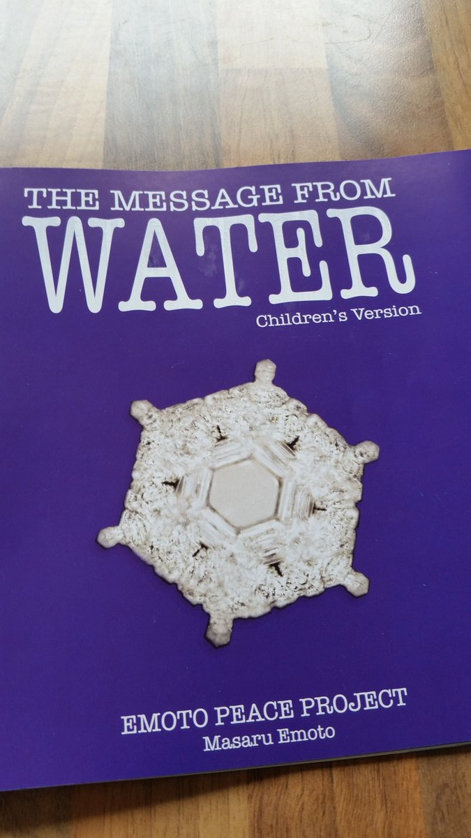 herbal3helen's tweet photo. Great book 😃 All about power of meaningful intention &amp; how little things can change the world 💗  #emotopeaceproject https://t.co/plVVI5WcOr