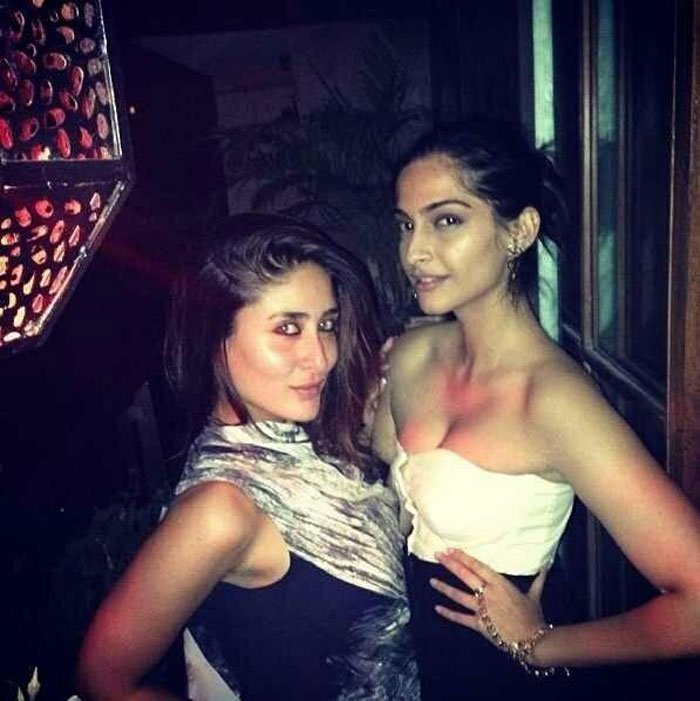 KareenaK_FC's tweet photo. "I feel like @sonamakapoor's sister because I am protective and I am really fond of both Rhea and Sonam'' - Kareena https://t.co/O1ycacepy7