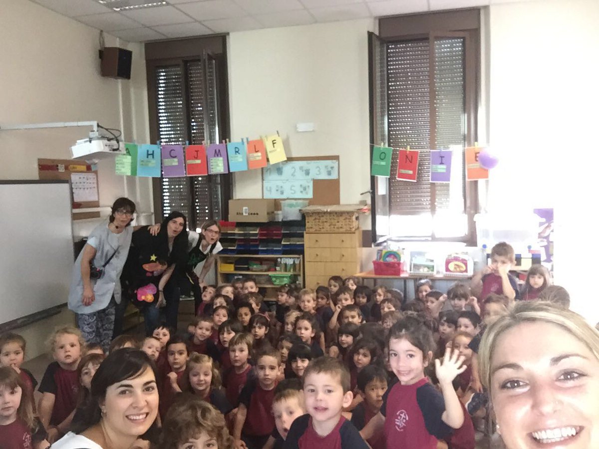 carmelitestgn's tweet photo. #INFC Esmorzar de finsl de curs a P3 https://t.co/fMZ2SniNLy