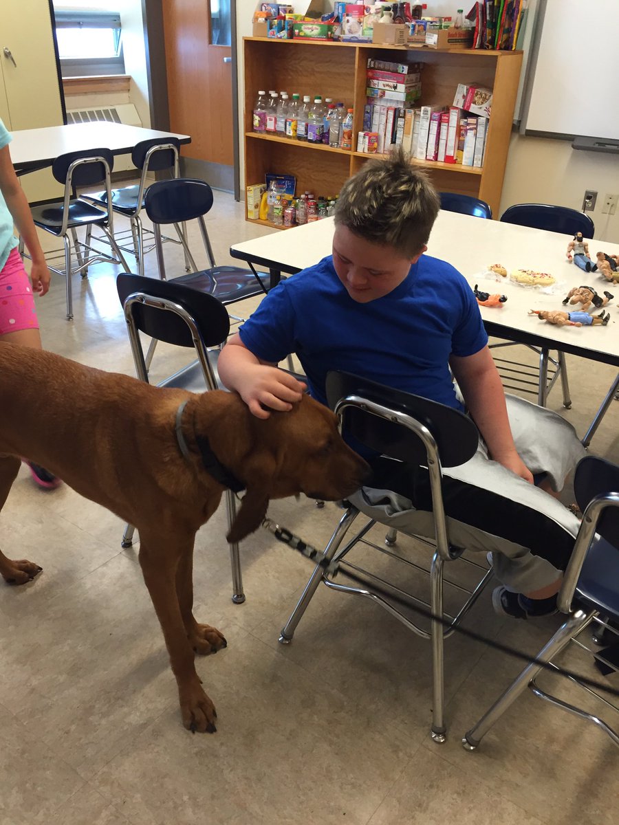 WellsMS_Prin's tweet photo. Chase from the Putnam County Sheriff's Department is here! https://t.co/2JOEmmmA3x