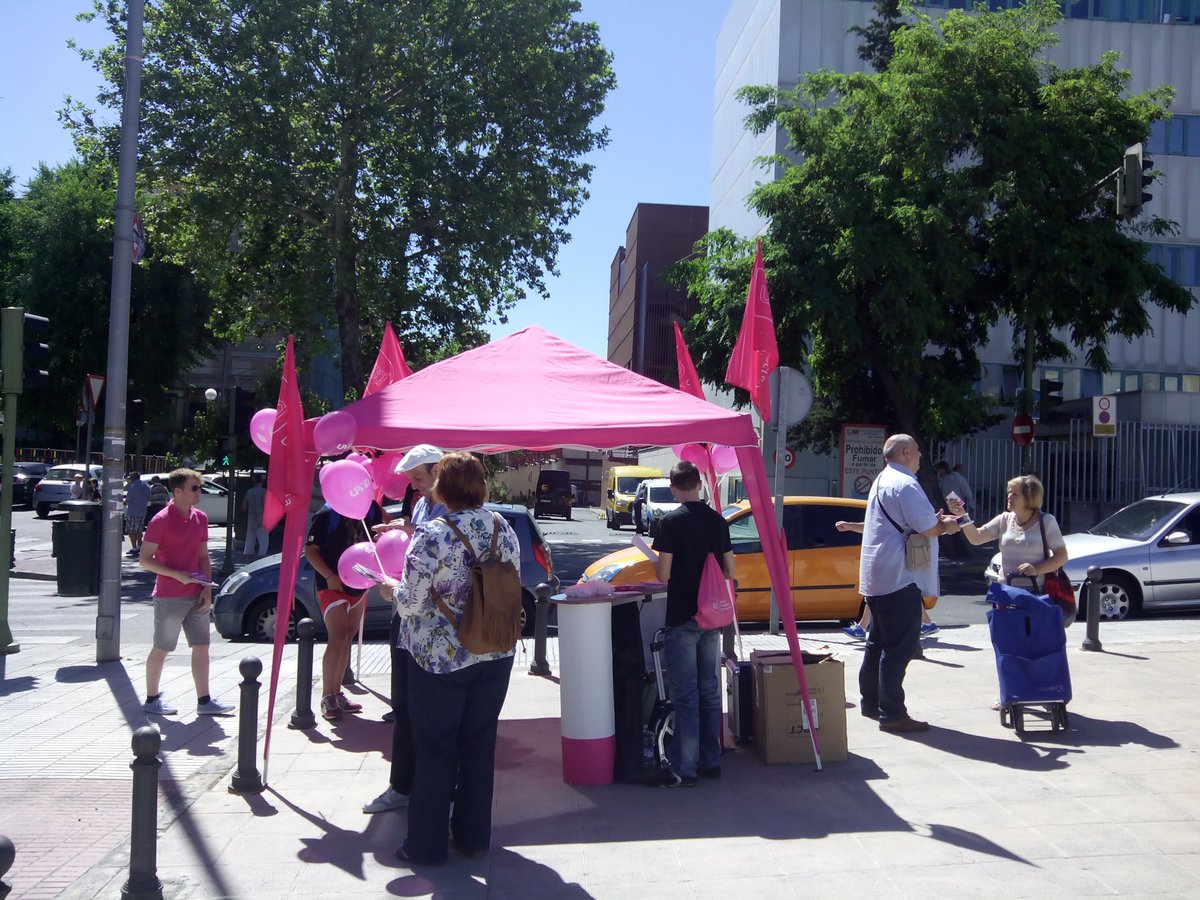UPYDMostoles's tweet photo. Hoy hemos pasado la mañana explicando nuestro proyecto a los vecinos de #Móstoles 😀👍

#votaUPYD #PactoContigo https://t.co/JzhtGomVtt