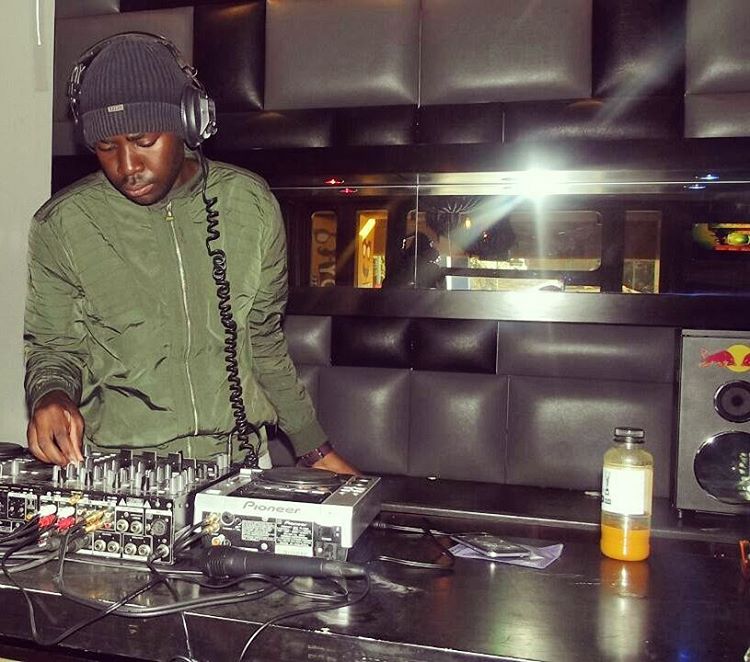 RalphKhann's tweet photo. S/O to you yes PRETORIA @blackbistro @METROFMSA youth commemoration weekend Sit Down For What #LegendsDontStop https://t.co/L6VZT7hm9N