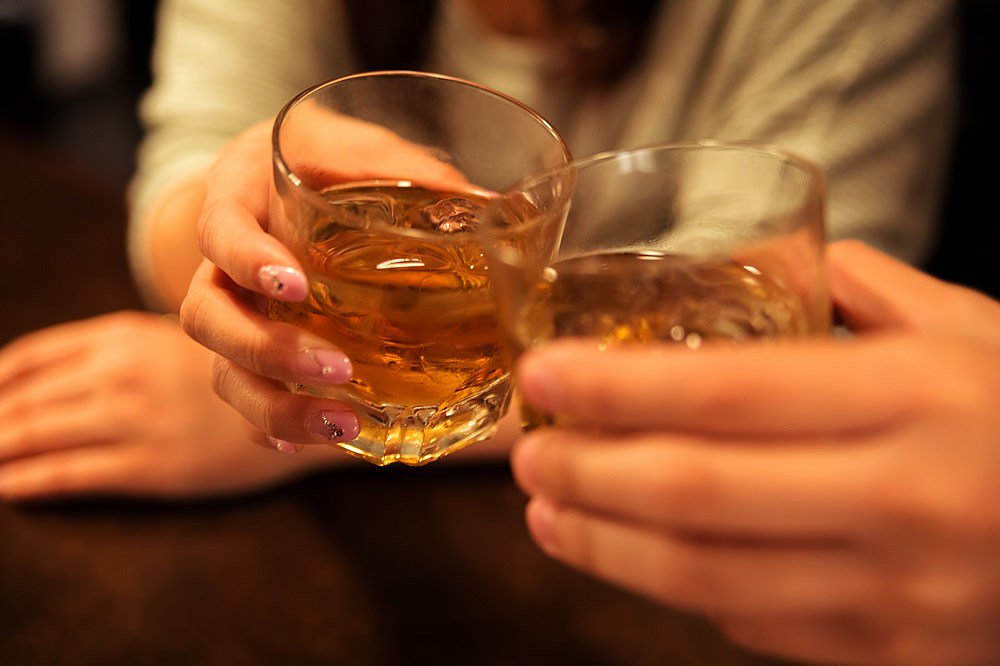 404document's tweet photo. 【社会】「飲みたくて仕方なかった」所持金４２円、京都の高級ラウンジで豪遊男逮捕 https://t.co/aPvB1c5Ldx https://t.co/Sh21SxJKIJ