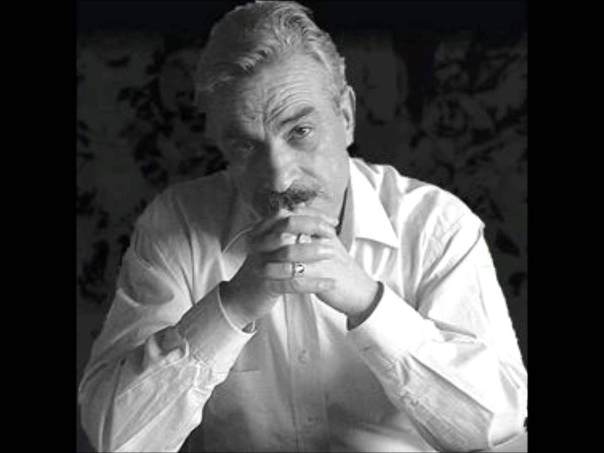 Her şeyin bir fiyatı vardır. 
Size "huzur verdim" diyenler,
Bizden ne aldıklarını söylesinler.

İsmet Özel